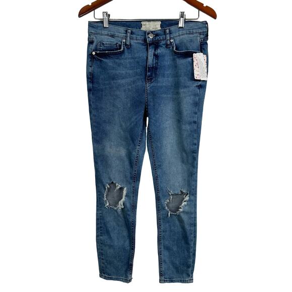 Free People Busted High Rise Distressed Skinny Jeans Size 29 NWT - Picture 3 of 9